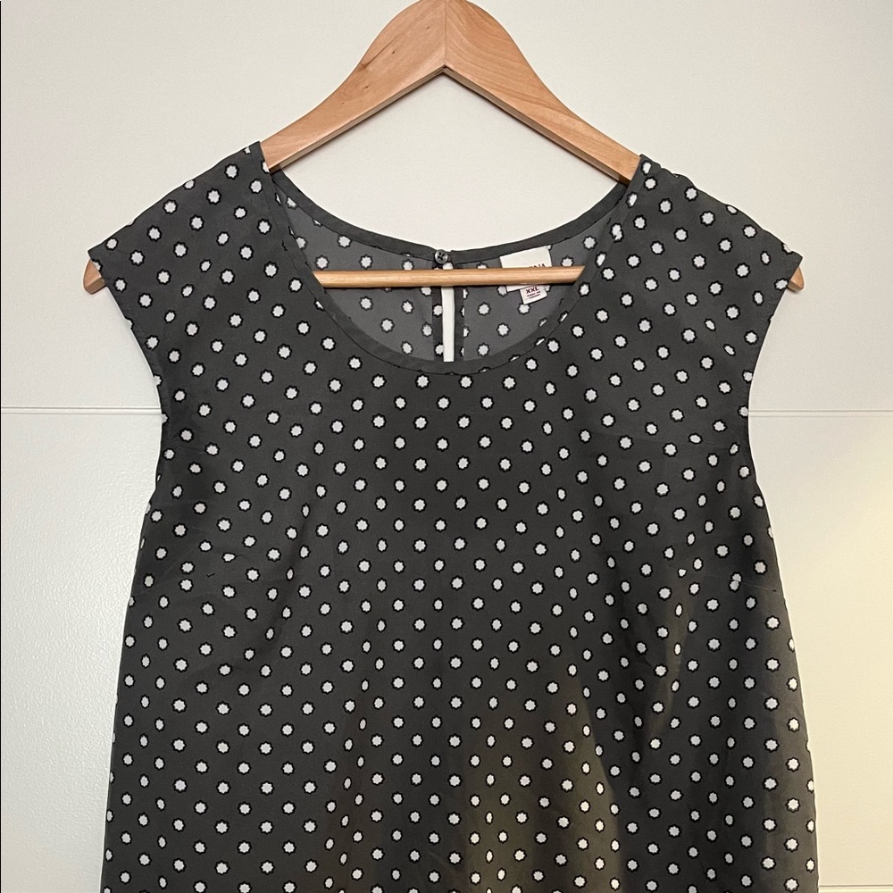 Geometric Print Sleeveless Blouse